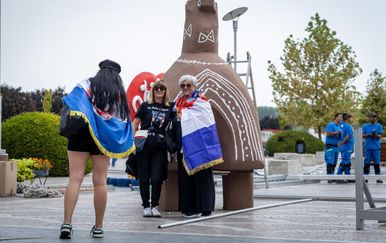 Vukovar u znaku Thompsona: Hrvatskih zastava na svakom koraku, pogledajte atmosferu uoči velikog koncerta