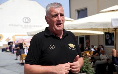 Miro Bulj stigao u Vukovar uoči Thompsonova koncerta, prolaznici ga zaustavljali za fotografije