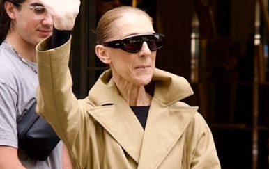Celine Dion nakon dvije godine ponovno pred obožavateljima, prizori iz Pariza dirnuli su mnoge