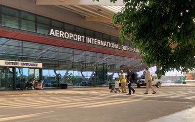 Niger: Pobunjeni vojnici napali zračnu luku i predsjedničku palaču u Niameyu