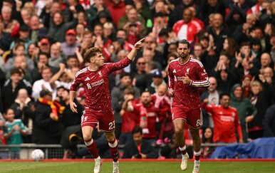 Liverpool bio na rubu poraza, a onda je novo pojačanje golčinom zapalilo Anfield