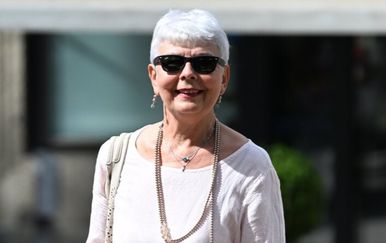 Jadranka Kosor uhvaćena na zagrebačkoj špici, jedan detalj baš je odskakao od njezina nježnog izdanja