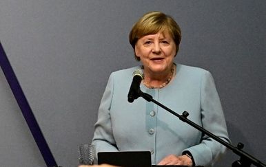 Bivša kancelarka Merkel pozvala Nijemce da se 'bore za ovu demokraciju'