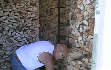 Cijene drva i peleta već su skočile, a stručnjaci savjetuju kupnju prije zime