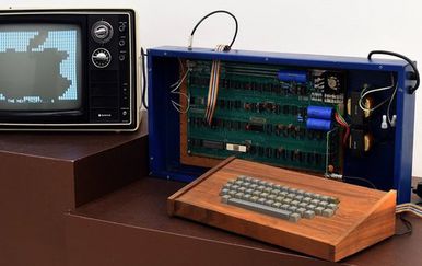 Staro Apple 1 računalo na aukciji prodano za 365 000 dolara!