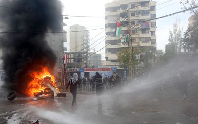 Sukobi prosvjednika i policije u Libanonu (Foto: AFP)