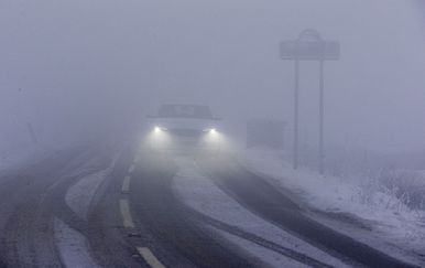 Loše vrijeme u dijelu Europe poremetilo promet (Foto: AFP)