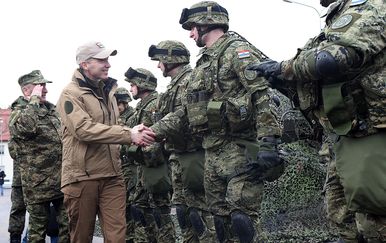 Ministar Krstičević u obilasku hrvatskih vojnika u Poljskoj (Foto: MORH) - 12