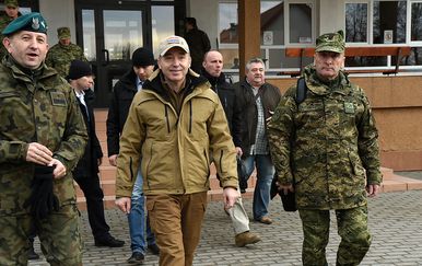 Ministar Krstičević u obilasku hrvatskih vojnika u Poljskoj (Foto: MORH) - 17