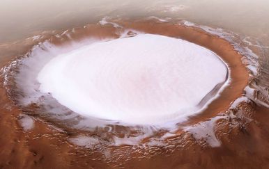 Led u krateru Koroljev (Foto: ESA/DLR/FU Berlin, CC BY-SA 3.0 IGO)