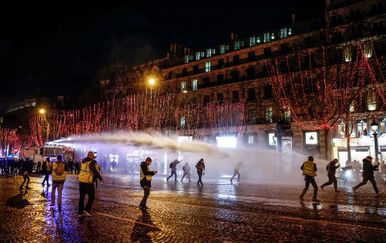 Više od stotinu uhićenih u Parizu (Foto: AFP)