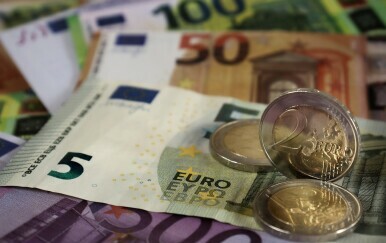 Novčanice i kovanice eura.