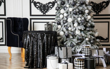 Ideje za božićno uređenje doma u crnoj boji