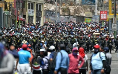 Neredi u Peruu