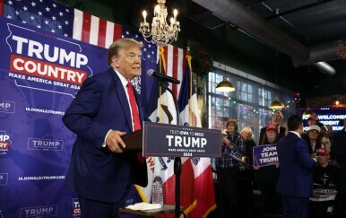 Donald Trump obraća se biračima u Iowi