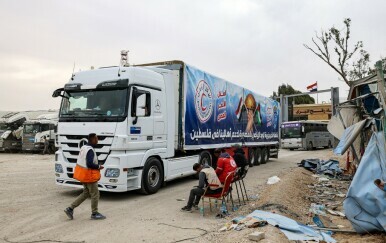 Kamion s humanitarnom pomoći na ulazu u Pojas Gaze