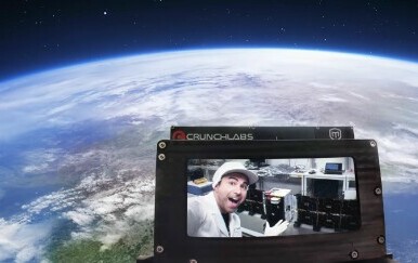 Selfie u Zemljinoj orbiti