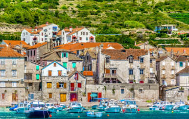 Znate li koji je grad zimi najtopliji u Hrvatskoj? Čarobno mjesto ribara i "zlatne čokolade" danas slavi svoj dan