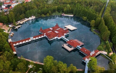 Na dva sata od Zagreba: Toplo jezero u kojem je osobit gušt kupati se zimi