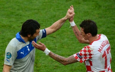 Gianluigi Buffon i Mario Mandžukić