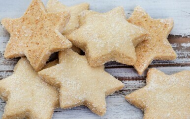 Božićne zvjezdice: Klasik iz limene kutije za kekse gotov za manje od pola sata