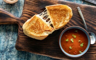 Manje brašna, šećera i kalorija: Najbolje zamjene za kruh, slastice i tjesteninu