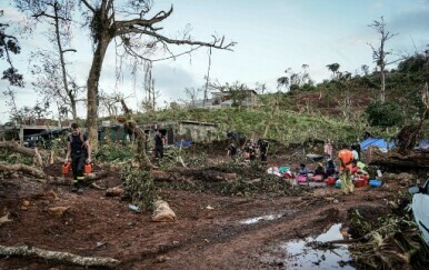 Razorne posljedice oluje na francuskom otoku Mayotte