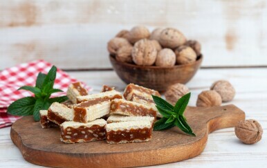 Neodoljivi klasik: Recept za figaro koji će vas osvojiti orasima i karamelom