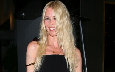 Claudia Schiffer - 1