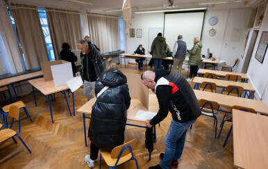 Građani izlaze na birališta - 3