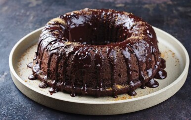 Čokoladni kuglof s jogurtom: Recept koji vam svaki put uspije – sočniji nego ikad!