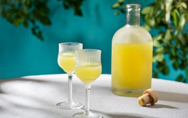 Lako i jednostavno: domaći likeri kao božićni poklon