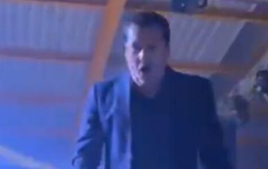 Aco Pejović usred koncerta otkrio je spol bebe jednom paru iz publike