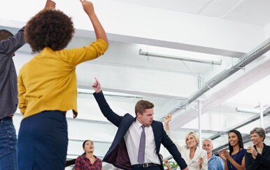 Ovo je 9 najvećih pogrešaka na poslovnim zabavama — i kako ih izbjeći
