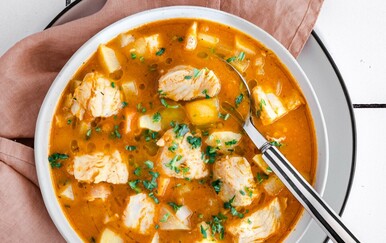 Zagrljaj iz tanjura: Prefino varivo s oslićem i krumpirom prema receptu Matejke Buče