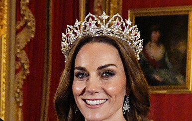 Catherine Middleton nosi haljinu Jenny Packham i tijaru kraljice Viktorije