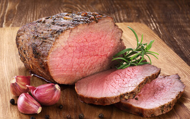 Recept za blagdansko pečenje s ružmarinom i češnjakom koje će vam postati novo omiljeno jelo