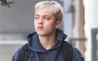 Knox Jolie-Pitt u šetnji s novim izgledom