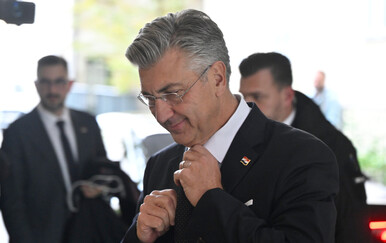 Plenković danas s papom, poklonit će mu monografiju "Incunabula Croatica" 