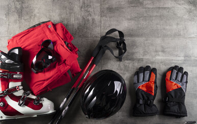 Kako se piše: skioprema ili ski oprema