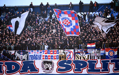 Torcida se na Maksimiru pohvalila otetim transparentom Manijakator