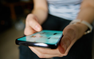 Baka objavila fotografije na Facebooku i završila na sudu