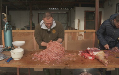 Ministar poljoprivrede David Vlajčić bio je na kolinju i rekao kako je tradicija spašena