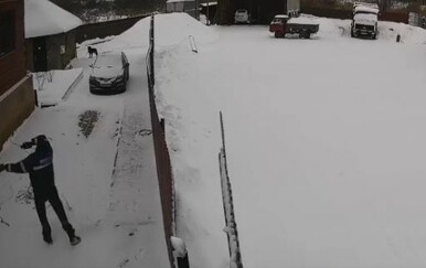 Majstor pokazao kako skinuti snijeg s krova jednim potezom, učinkovitost iznenadila i njega