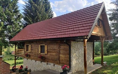 Šarmantna rustikalna ljepotica s pogledom kao iz bajke (i saunom i jacuzzijem)