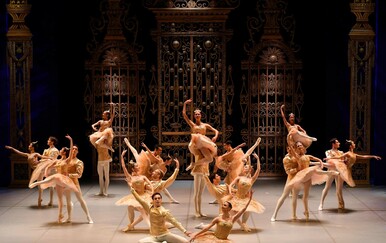 Prijenos baleta "Orašar" na velikom ekranu ispred HNK-a u Zagrebu