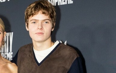 Znate li čiji je ovo sin? Prvi put se pojavio na crvenom tepihu sa slavnom majkom