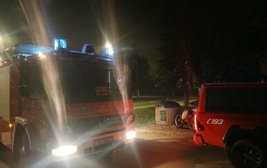 FOTO Trudnica upala u kontejner pa pozvala vatrogasce: "Izvukli smo ju kroz otvor"