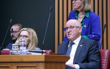 Oporba traži povlačenje građevinskih zakona, HDZ tvrdi da su u interesu građana