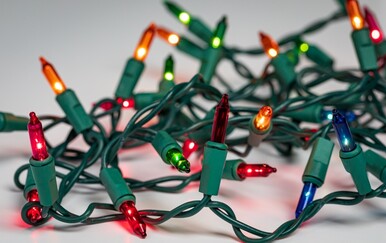 Koja je idealna dužina lampica ovisno o visini vašeg bora? Saznajte!